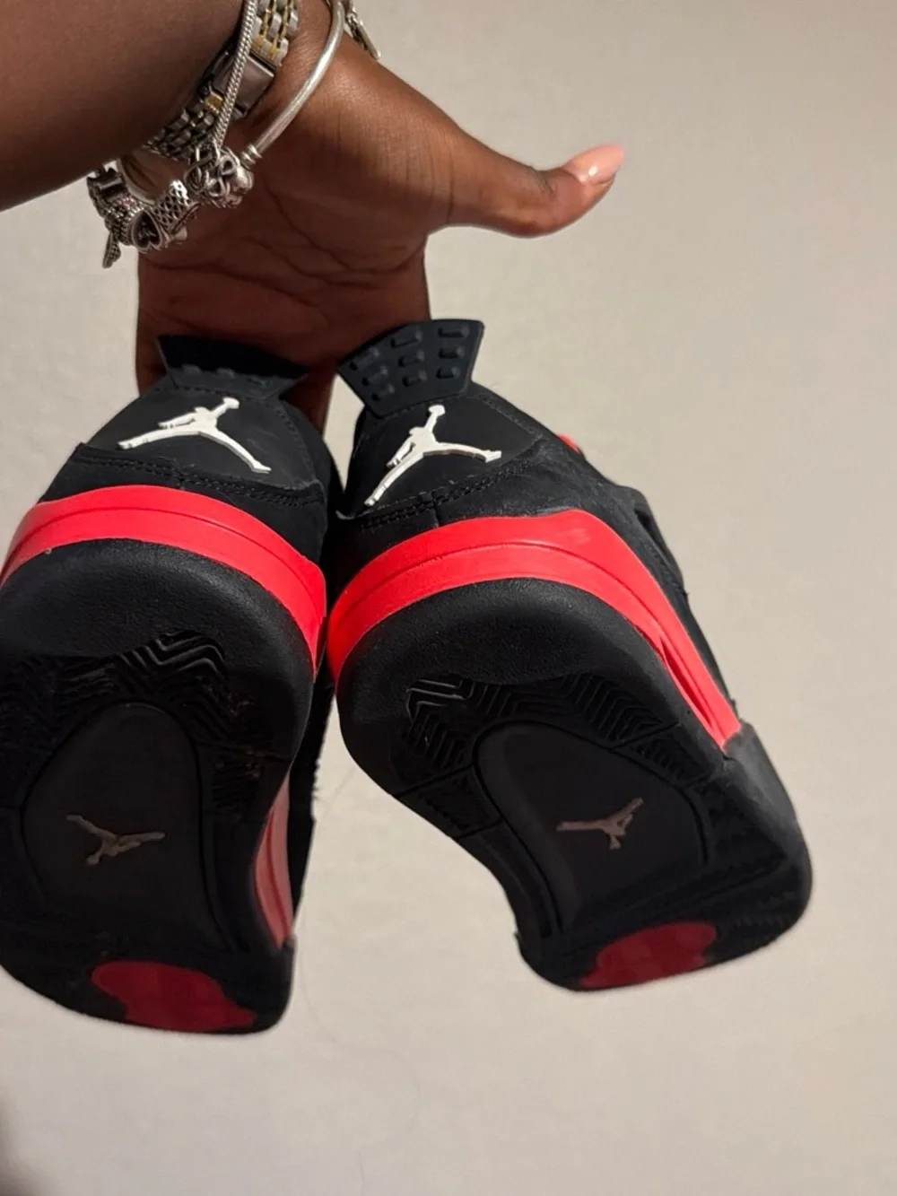 Jordan Men's Black and Red Retro Basketball Sneakers